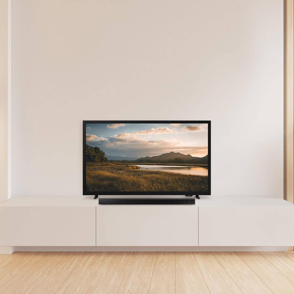 32-Inch Smart LED TV with HDMI Cable U584734