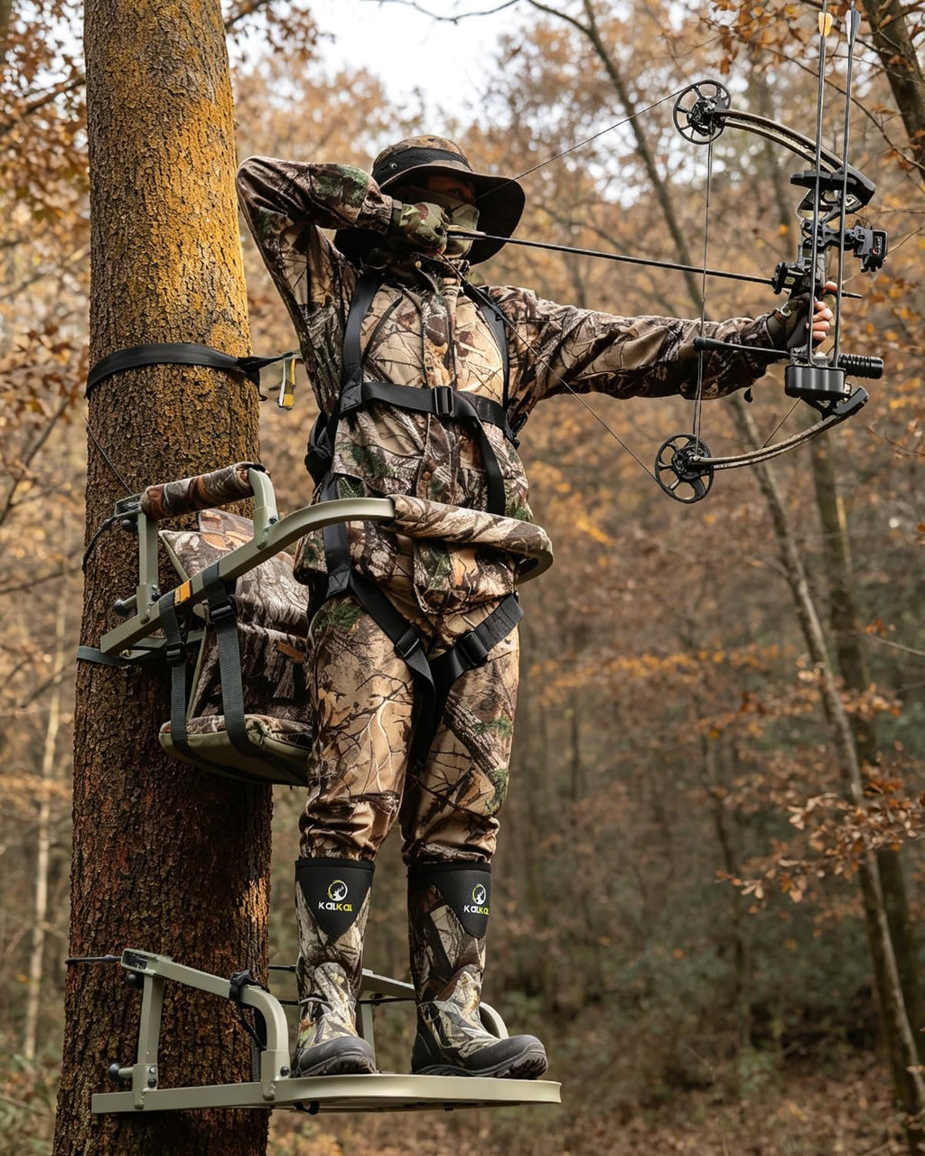 Climbing Tree Stand with Harness and Camo Seat Cushion O362