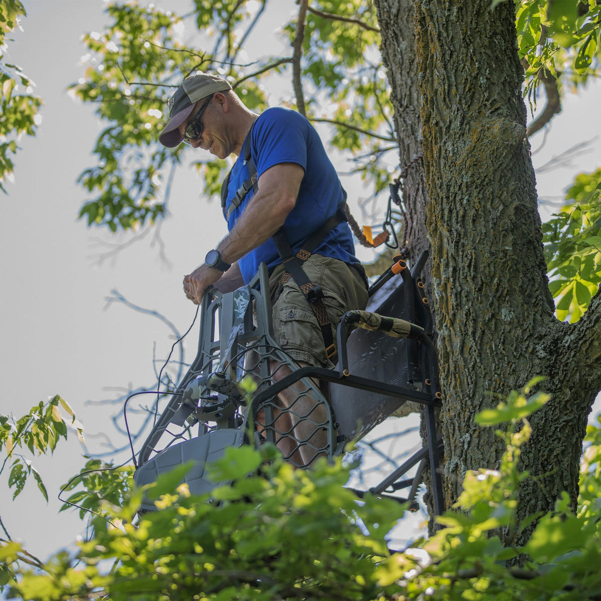 1 Person 21 Foot Climbing Tree Stand with Lumbar Seat J817140