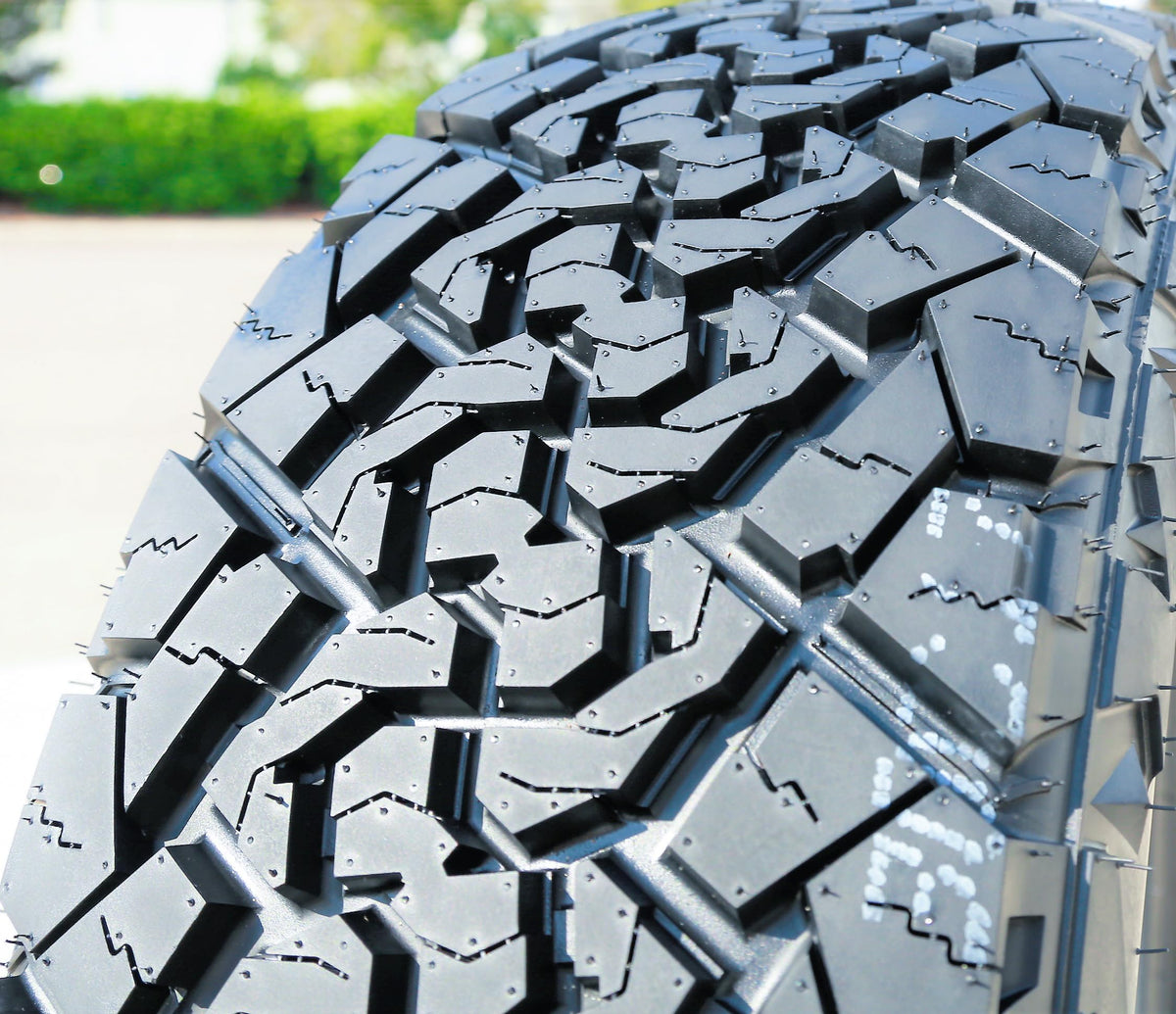 4 x LT265/70R18 Tires F633827